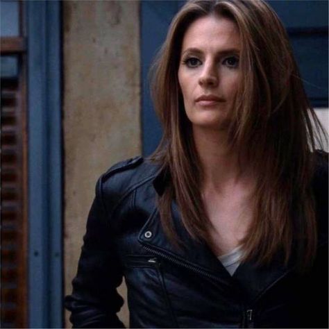 Kate Beckett Hairstyles, Stana Katic Hair, Kate Beckett Hair, Castle Abc, Twd Comics, Richard Castle, Castle Tv Shows, Castle Beckett, Castle Tv