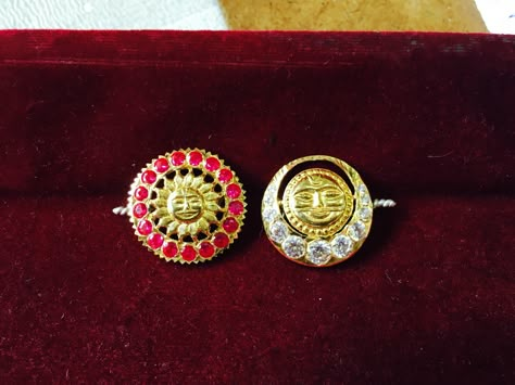 suryavanka /chandravanka Surya Vanka Chandra Vanka Gold, Suryavanka Chandravanka Gold, Surya Chandra Pins In Gold Designs, Suryudu Chandrudu Gold Designs, Beautiful Diamond Earrings, Gold Jhumka Earrings, Bridal Jewelry Vintage, Jewellery Design Sketches, Gold Hair Accessories