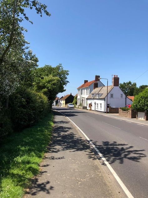 Essex Aesthetic, White Cliffs Of Dover, Essex England, White Cliffs, Northern Ireland, Travel Dreams, Beautiful Places, United Kingdom, Country Roads