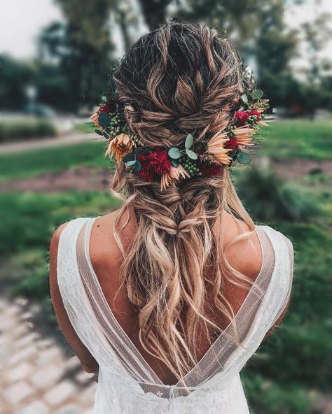 Half Up Wedding Hair With Flower Crown, Modern Bridal Hair, Bohemian Bridal Hair, Boho Wedding Hair Accessories, Boho Floral Crown, Boho Wedding Dress With Sleeves, Trendy We Fryzurach, Bohemian Wedding Hair, Boho Crown