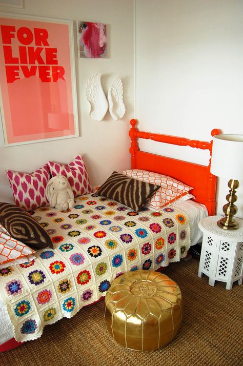 Crochet Blanket Modern, Colourful Bedroom, Case Minecraft, Amber Interiors Design, Orange Bedding, Modern Kids Room, Boho Deco, Big Girl Rooms, Kids Bedrooms