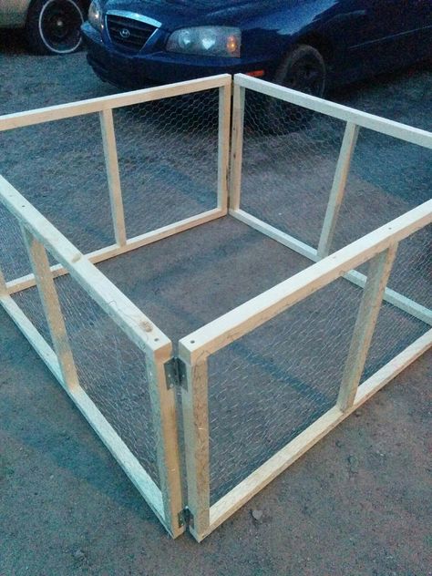 DIY folding animal pen 2x2's 2x3's Chicken wire 4 hinges 2 hook & eye locks 2½" screws Dimensions 4ft x 4ft 2ft high Diy Dog Playpen, Diy Dog Pen, Diy Pour Lapin, Diy Bunny Cage, Rabbit Enclosure, Puppy Pens, Indoor Dog Kennel, Diy Dog Crate, Pet Bunny Rabbits