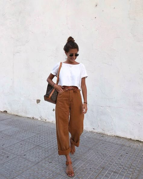 Simple Casual Outfits, Lindy Hop, Casual Outfit Inspiration, Model Pose, Mode Inspo, 가을 패션, Casual Summer Outfits, Inspiration Mode, Mode Inspiration