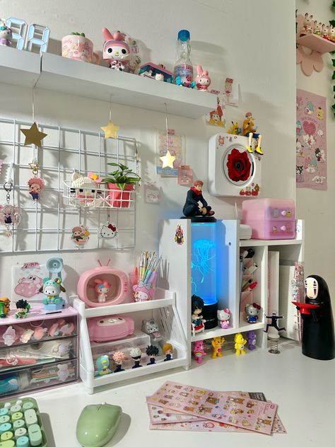 Small Kpop Room Ideas, Aesthetic Room Organization, Shelf Decor Bedroom Aesthetic, Juminocore Room, Pink Maximalism, Room Aesthetic Coquette, Japanese Room Aesthetic, Otaku Room Aesthetic, Room Ideas Teen