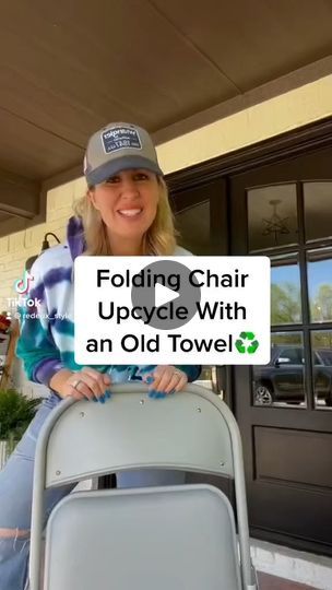 Diy Folding Chair Makeover, Folding Wood Chair Makeover, Chair Crafts Diy, Sarah Teresinski, Folding Chair Makeover, Chair Upcycle, Upcycle Chair, Fancy Chair, Metal Folding Chairs