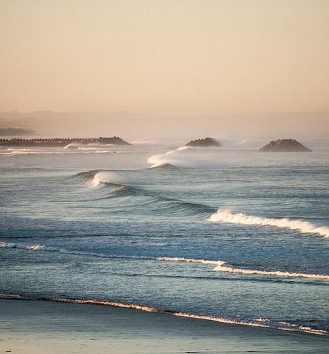 No Wave, Summer Dream, Alam Yang Indah, In The Ocean, Nature Images, Beach Aesthetic, Beach Vibe, Pretty Places, Ocean Waves