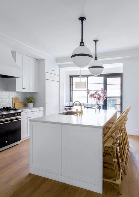 Easy Kitchen Decor, Stainless Steel Kitchen Island, Transitional Kitchen Design, Gray Counter, White House Christmas, White Oak Floors, White Kitchen Design, Transitional Kitchen, Dining Nook