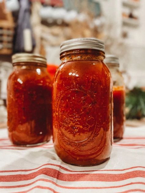 Canning Homemade Marinara Sauce – Two Paws Farmhouse Canned Marinara Sauce, Canning Marinara Sauce, Best Marinara Sauce, Pickled Vegetables Recipe, Homemade Marinara Sauce, Just Go For It, Marinara Sauce Homemade, Homemade Marinara, Pizza Recipes Homemade