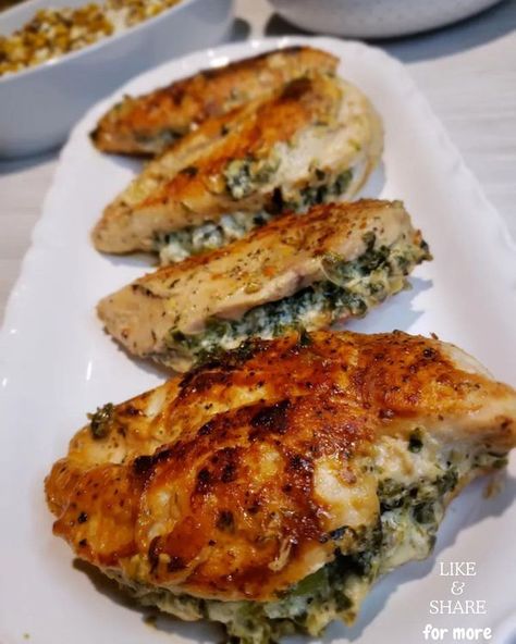 Artichoke Dip Stuffed Chicken, Spinach Artichoke Stuffed Chicken, Artichoke Stuffed Chicken, Artichoke Jalapeno Dip, Spinach Artichoke Dip Easy, Stuffed Chicken Recipe, Chicken Entree, Artichoke Stuffed, Ricotta Stuffed Chicken