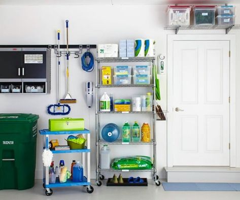 Make Use of Small Spaces - 49 Brilliant Garage Organization Tips, Ideas and DIY Projects Cleaning Station, Organized Garage, Garage Organization Tips, Garage Organize, Creative Organization, Garage Storage Organization, Garage Walls, Stylish Storage Solutions, Diy Garage