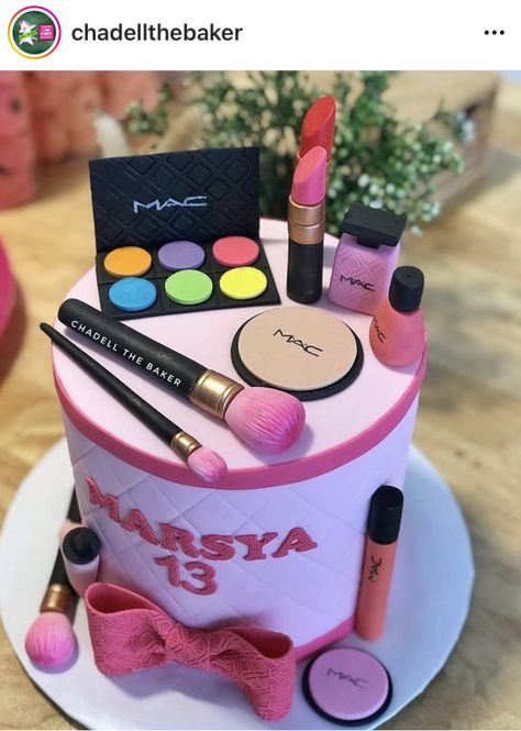 Makeup Cakes For Girls Birthday, Makeup Fondant Cake, Makeup Cake For Kids, Make Up Birthday Cake Girls Kids, Make Up Cake Designs, Makeup Cakes Birthday, Girl Birthday Cakes Teenage, Cosmetic Cake Ideas, Makeup Cake Ideas Birthdays