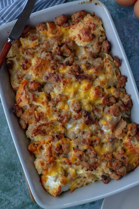 Recipes With Old Bread, Leftover Sausage, Savory Bread Pudding Recipe, Stale Bread Recipes, Leftover Bread Recipes, Kitchen Magick, Bread Pudding Easy, Savory Bread Puddings, Croissant Bread