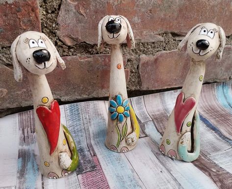 Unusual Clay Ideas, Pottery Ideas Handbuilt Animals, Clay Dog, Pottery Dog, Ceramic Dogs Pottery, Dog Vase Pottery, Cute Dog Clay Sculpture, Dog Pottery, Pottery Animals