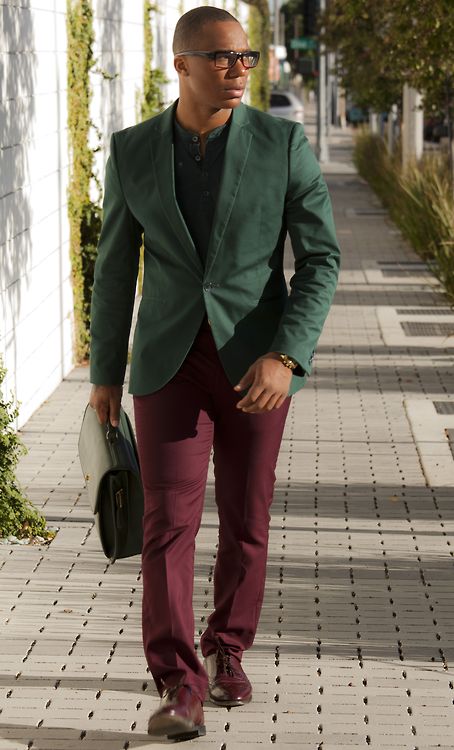 DEJON MARQUISE THE STYLIST Red Green Outfit, Maroon And Green, Prep Style, Baggage Claim, Smart Casual Style, Dapper Gentleman, Mens Fashion Blog, Mens Fashion Classic, Briefcase For Men