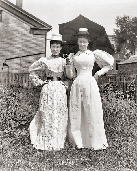 1800s Fashion Poor, Late 1800s Aesthetic, Nostalgic Clothes, Edwardian Photos, Fox Sisters, Maine Photos, Titanic Fashion, 1800s Aesthetic, 1800s Women