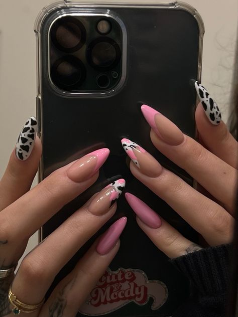 Vaquita Nails, Strawberry Milk Cow, Pink French Tips, Cowboy Nails, Quinceanera Nails, Cow Nails, Retro Nails, Pink French, Print Nails