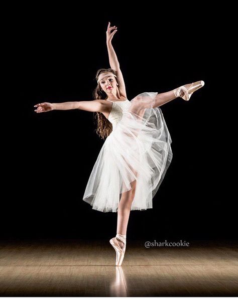 Maddie Mackenzie, Dance Moms Kendall, Abby Lee Dance Company, Kendall K Vertes, Dancing Photos, Dance Moms Costumes, Dance Moms Cast, Abby Lee Miller, Dance Mums