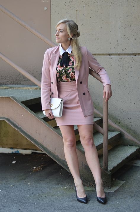 Blush Pink Skirt Suit & My “Fashion Bucket List” Pink Suit Skirt, Outfits To Wear To Work, Pink Skirt Suit, Blush Pink Skirt, Corporate Casual, Stylish Office Wear, White Flare Pants, Office Attire Women, Trendy Work Outfit