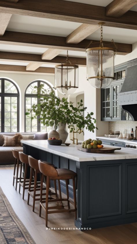 Modern European Kitchen Ellen Fleck Interiors, L Shaped Kitchen Island, Kitchen Island Colors, Kitchen European, Kitchen Timeless, Island Colors, Old World Kitchens, European Kitchen, Black And White Kitchen