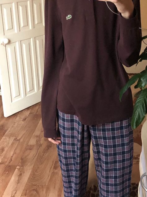 Pajamas Big Shirt, Dark Academia Pajamas Aesthetic, 90s Pjs Aesthetic, Pajamas Aesthetic Outfit, Flannel Pajama Pants Outfit, Winter Pjs Aesthetic, Cozy Pjs Aesthetic, Pjs Outfits Comfy, Pajamas Aesthetic Girl