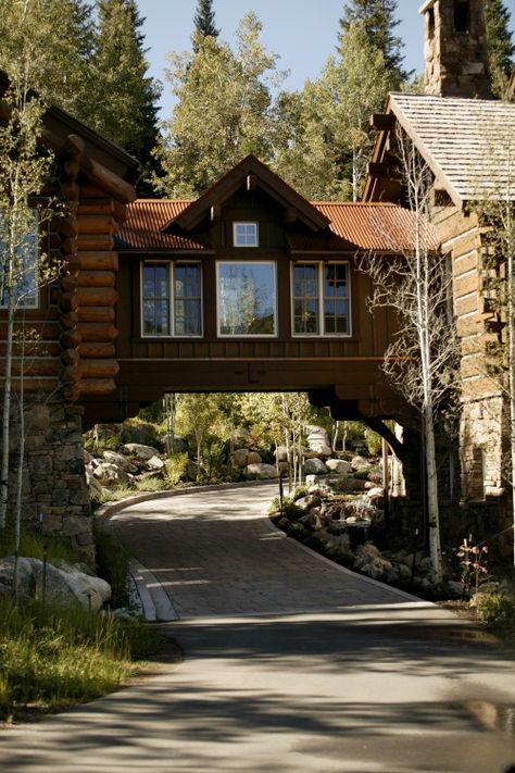 Dream House Ideas Bedrooms, Log Cabin Style, Rustic Exterior, Creative Architecture, Traditional Exterior, Log Cabin Homes, Colorado Homes, Log Home, Cabin Style