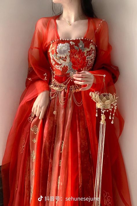 Traditional Asian Dress, Ancient Dress, Chinese Style Dress, Pretty Quinceanera Dresses, Hanfu Dress, Concept Clothing, Fantasy Dress, Asian Outfits, Traditional Fashion