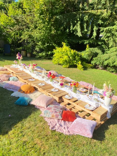 Boho picnic, garden party, bougie picnic, ladies brunch, outdoor brunch, pallet table ideas Southern Picnic Decorations, Pallet Tea Party, Garden Party On A Budget, 26th Birthday Dinner Ideas, Colorful Picnic Party, Boho Picnic Aesthetic, Picnic Aesthetic Table, 40th Birthday Picnic Ideas, Wood Pallet Picnic