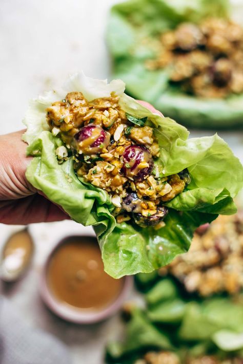 Creamy Miso Peanut Chicken Lettuce Wrap close up. Peanut Chicken Wraps, Peanut Chicken Lettuce Wraps, Miso Chicken, Pinch Of Yum, Lettuce Wrap, Peanut Chicken, Salad Healthy, Sweet Recipe, Chicken Lettuce Wraps