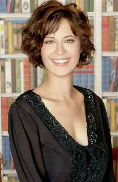 Short Hair Layering: 30 Gorgeous Inspos for You Postpartum Short Hair, Women’s Short Shag Haircut, Catherine Bell Hairstyles Short, Short Full Hairstyles Over 50, Short Wavy Bob Hairstyles With Bangs, Chin Length Bob Haircuts For Women, Short Layers Hairstyles, Catherine Bell Hairstyles, Medium Curly Haircuts With Bangs