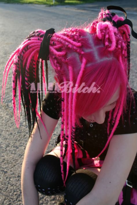 Pink Synthetic Dreads, Pink Dreadlocks, Perky Goth, Braiding Patterns, Fake Dreadlocks, Pink Dreads, Cybergoth Fashion, Extensions For Short Hair, Alt People