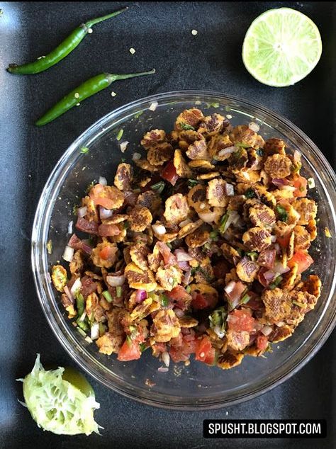 chana jor garam indian street snack Chana Jor Garam, Naan Recipe, Puffed Rice, Indian Street, Red Chili Powder, Roasted Peanuts, Entertaining Ideas, How To Squeeze Lemons, Indian Recipes