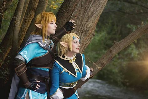 Zelda And Link Halloween Costume, Link And Zelda Cosplay, Link Poses, Zelink Fanart, Gamer Cosplay, Link And Zelda, Cosplay Photoshoot, Couples Cosplay, Couple Cosplay