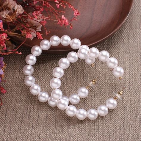 High Fashion Jewelry, Korean Jewelry, Hoop Earrings Style, Big Pearl, Alloy Earrings, Pearl Hoop Earrings, Pearl Types, Earring Type, Big Earrings