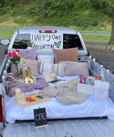 Trunk Bed Date, Romantic Surprises For Him, Truck Bed Date, Dream Dates, Anniversary Banner, Romantic Date Night Ideas, Surprises For Husband, Cute Date Ideas, 1 Year Anniversary Gifts