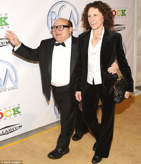 Danny Devito And Rhea Perlman, Rhea Perlman, Danny Devito, Film History, Split, Film, History, Tv