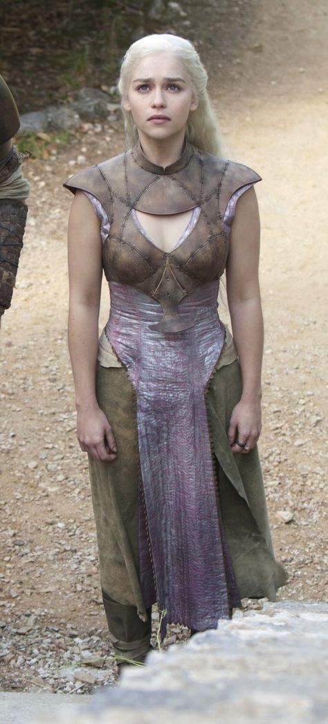 Purple Qarth Dress- Full Still Daenerys Targaryen Costume, Got Costumes, Game Of Thrones Costumes, Game Of Throne Daenerys, Fire And Blood, Cersei Lannister, Gra O Tron, Sophie Turner, Cosplay Halloween