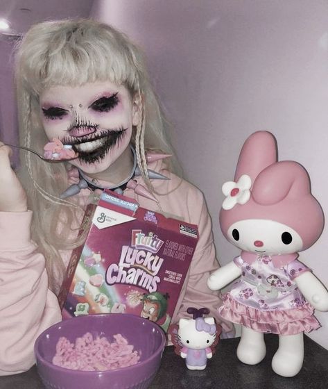 Gurokawa Aesthetic Outfit, Jazmin Bean Hello Kitty, Gurokawa Aesthetic, Jazmin Bean Icon, Jazmin Bean Outfit, Jasmine Bean, Creepy Cute Outfits, Jazmin Bean Aesthetic, Jazmine Bean