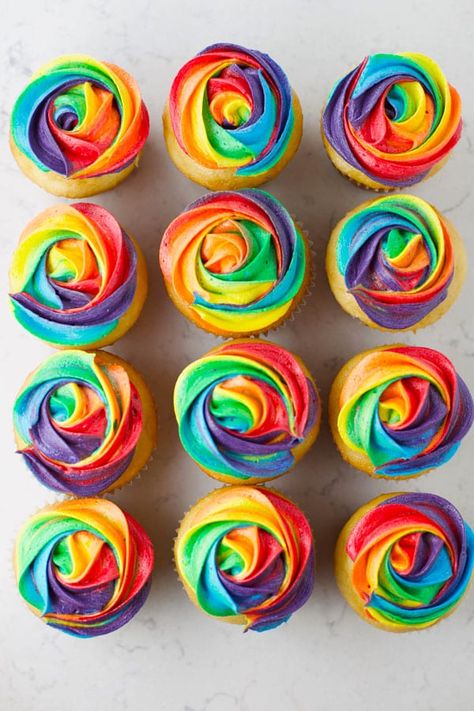 Easy Tie Dye Cake Frosting, How To Tie Dye Frosting, Tie Dye Cupcake Cake, Rainbow Cake Frosting Ideas, Tiedye Cupcake Frosting, Tye Dye Icing, Rainbow Cupcakes For Girls Birthday, Multicolor Icing Piping, Rainbow Colored Cupcakes