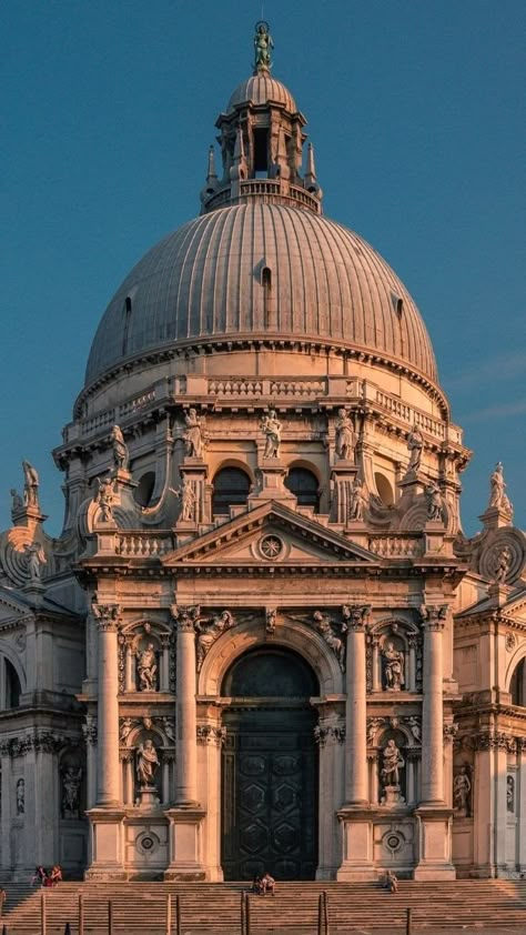 Plastic Dinosaur, Architecture Photography Buildings, Europe Architecture, Academia Aesthetics, Building Aesthetic, Visit Venice, Russian Architecture, Cathedral Architecture, Italian Architecture