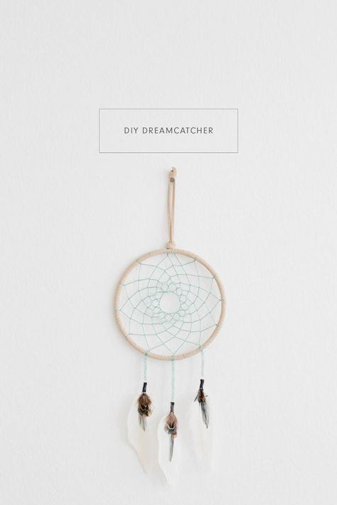 Camp Nurse, Diy Dream Catcher, Dreamcatcher Diy, Diy Dreamcatcher, Atrapasueños Diy, Diy Dream Catcher Tutorial, Profitable Crafts, Dream Catcher Tutorial, Beaded Candle