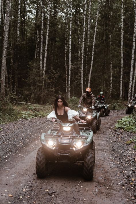 4 Wheeler Photoshoot, Atv Photoshoot Women, 4 Wheeler Outfit, Quad Bike Outfit Women, Atv Riding Aesthetic, Atv Photoshoot, Motorcycle Girl Aesthetic, Bike Outfits Women, Aesthetic Motorcycle