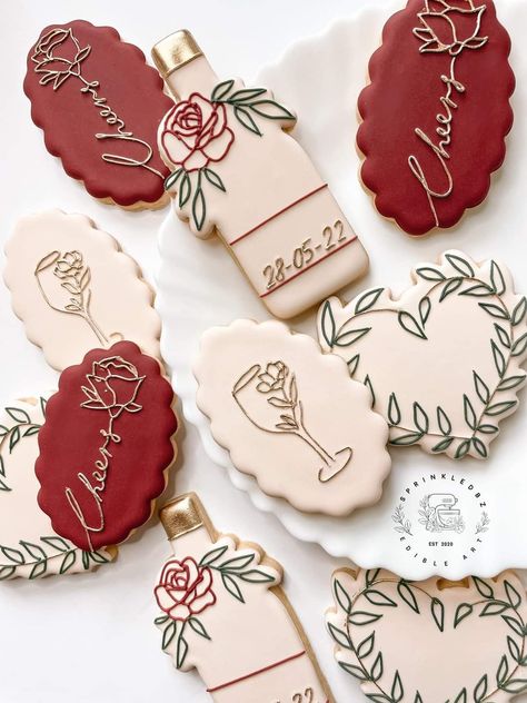 Wine Cookies, Wedding Wine Bottles, Wine Tasting Party, Sugar Cookie Designs, Birthday Wine, Wine Wedding, Wedding Cookies, Cookie Designs, Royal Icing