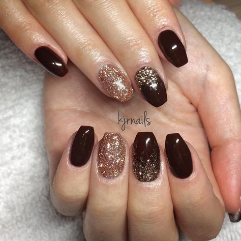 See this Instagram photo by @kjrnails • 30 likes Brown Nails With Glitter, Gel Nails Dark, Dark Nails With Glitter, Brown Glitter Nails, Pedi Designs, Maroon Nail Designs, Brown Nail Art, No Chip Nails, Brown Nails Design