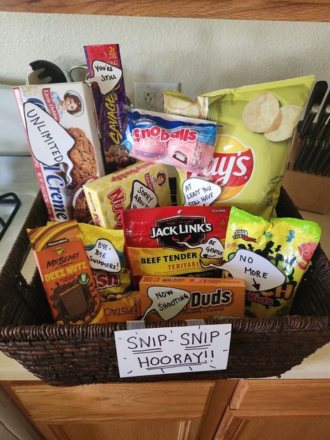 Vasectomy Care Package Ideas, Vasectomy Care Package, Funny Gift Baskets, Care Basket, Homemade Fathers Day Gifts, Best Buddies, Meat Snacks, Diy Gifts For Him, Good Buddy