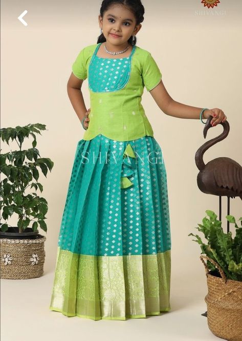 Simple Pattu Pavadai Designs, Kids Pattu Pavadai Designs Latest, Pattu Pavadai Kids Blouse Designs, Blouse Designs For Kids, Langa Blouse For Kids, Pavadai Sattai Designs, Designer Lehanga, Indian Silk Dresses, Pattu Pavadai Designs