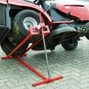 Craftsman Riding Mower, Garden Tractor Attachments Home Made, Tractor Equipment Shed, Lawn Mower Racing, Mechanic Life, Lifting Platform, Lawn Mower Tractor, Lifting Devices, Small Tractors