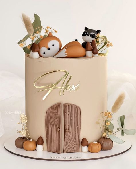 Baby Birthday Cake Design, October Cake, Fall Theme Cakes, Woodland Theme Cake, Woodland Birthday Cake, Fall Birthday Cakes, Baby Shower Cakes Neutral, Woody Birthday, Fox Cake