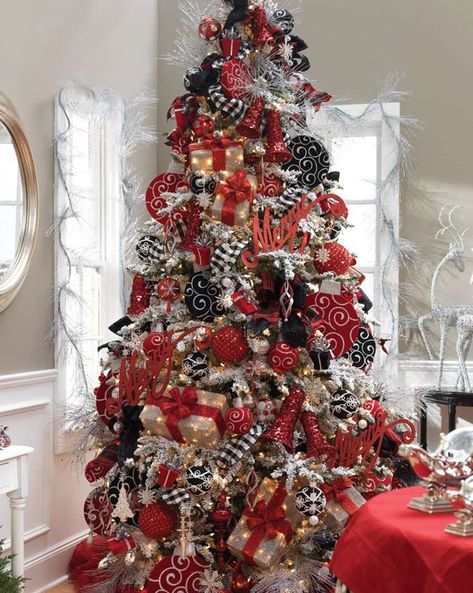 Christmas Tree in red and gold and black and white with lots of sparkle. Description from pinterest.com. I searched for this on bing.com/images November Journal, Black Christmas Tree, Christmas Tree Red, 13 November, Red Christmas Tree, Black Christmas Trees, Beautiful Christmas Trees, Black Christmas, Noel Christmas