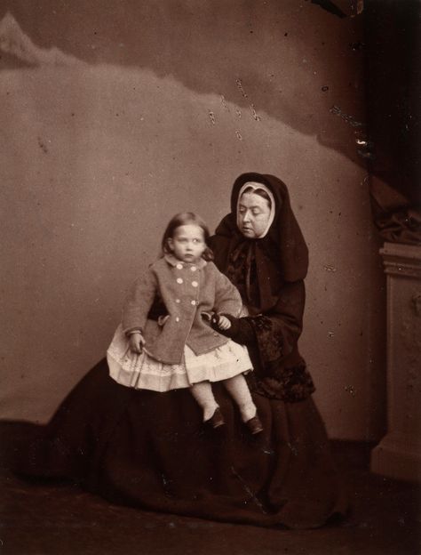 Queen Victoria with granddaughter Princess Charlotte of Prussia Princess Charlotte Of Prussia, Charlotte Of Prussia, Victoria Family Tree, Queen Victoria's Daughters, British Royal Family Tree, Victoria's Children, Queen Victoria Children, Royal Family History, Young Queen Victoria