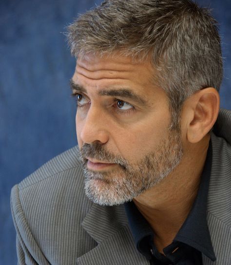 George Clooney. Two, three-day stubble on a guy does not need to be colored.  Embracing your gray goes a long way. Long Goatee Styles, George Clooney Haircut, Long Goatee, Beard Inspiration, Salt And Pepper Beard, Bart Styles, Goatee Styles, Beard Images, Goatee Beard